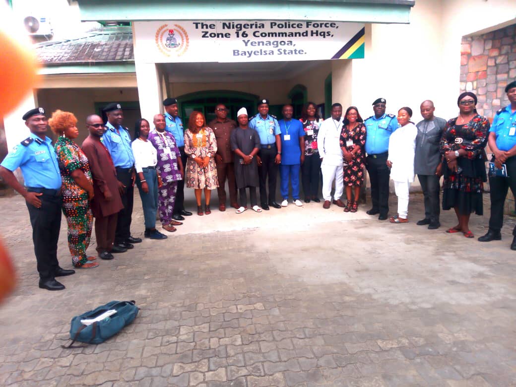 Bayelsa NUJ pays courtesy visit on Zone 16 AIG of Police, calls for greater synergy