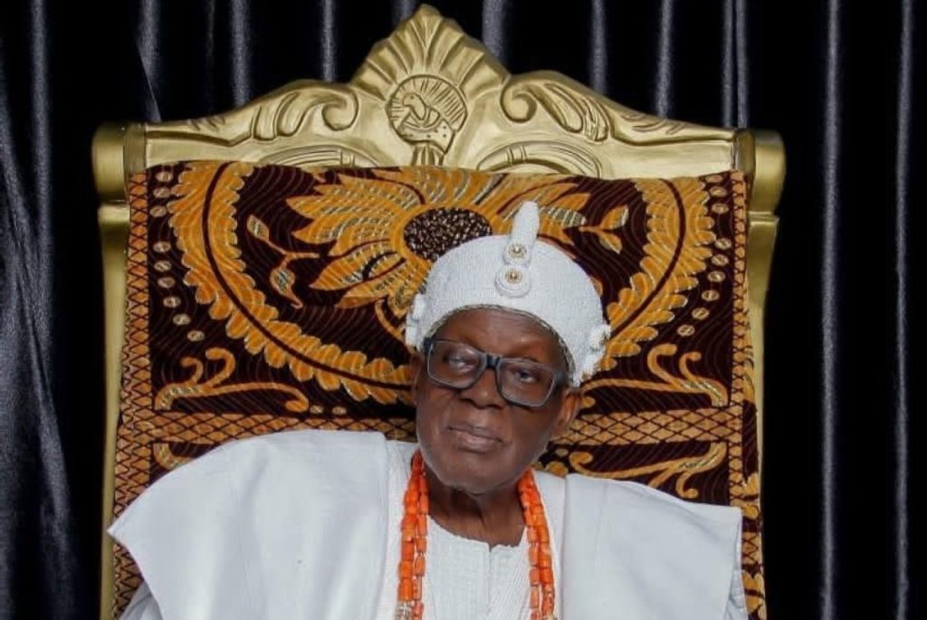 Grief in Ibadan as Olubadan, Oba Olakulehin  passes on two days after 90th birthday