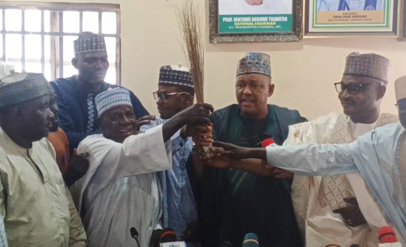 Again PDP chieftain decamp to APC in Zamfara