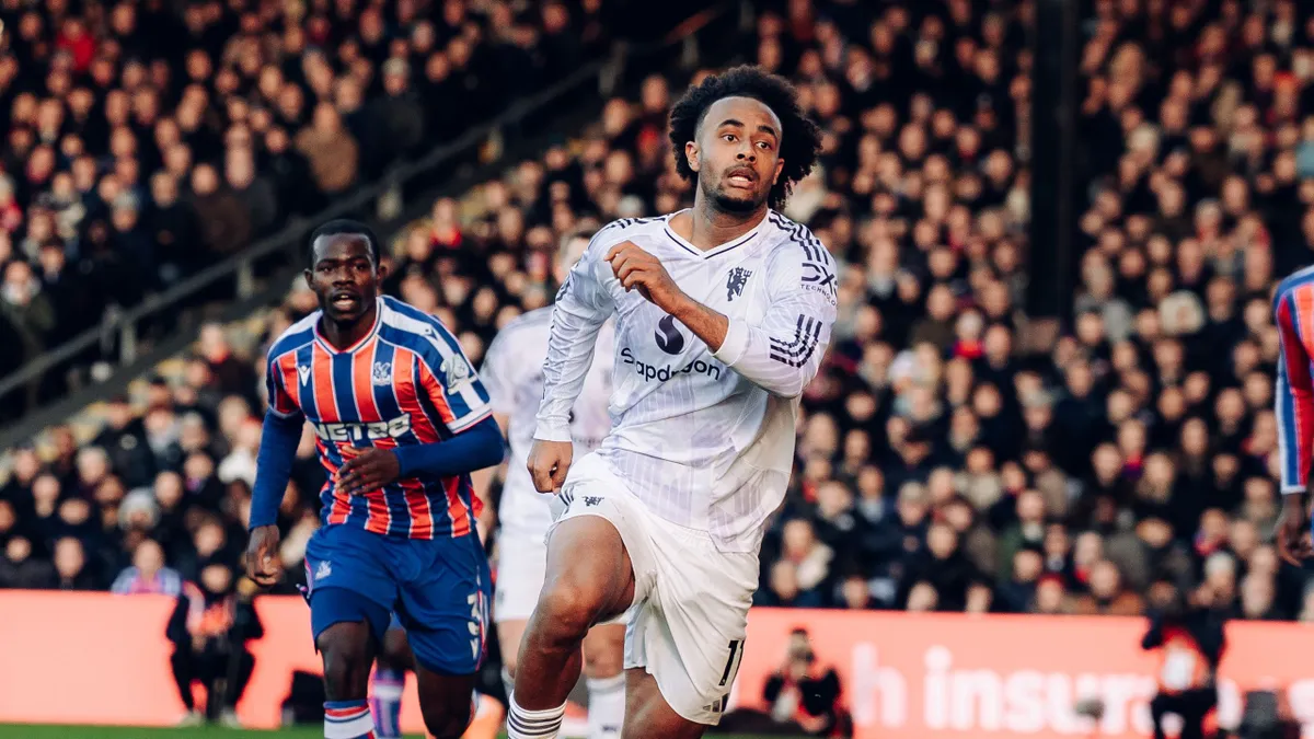 United escape embarrassment again as Palace collapse after halftime