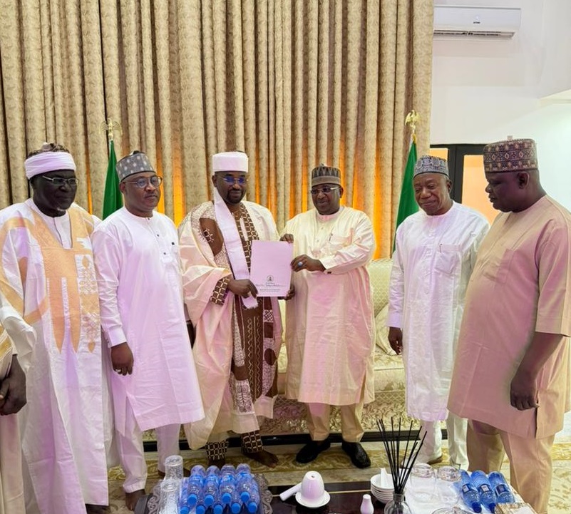 Etsu Nupe conferred  title of  Kauran Kasar of Nupe on Gov Idris
