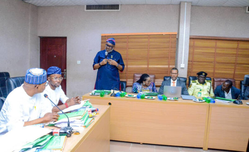 Ogun Assembly directs TRACE to clear illegal parking under Kuto flyover, restore traffic order