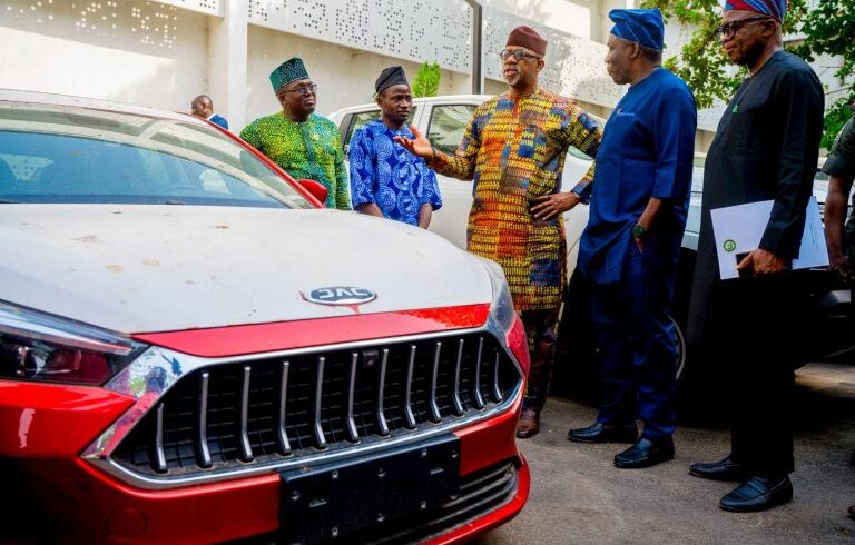 Abiodun rewards Nigeria’s best Primary School Teacher with brand new car