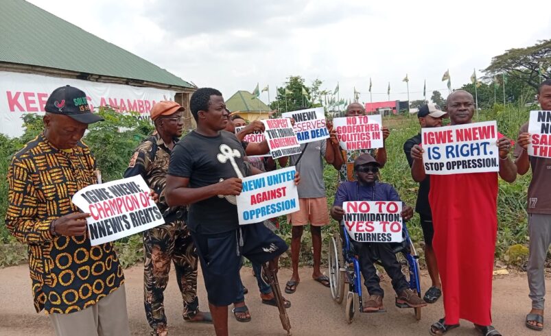 Tension in Anambra as protesters blocked from marching to APGA Regional headquarters in Awka