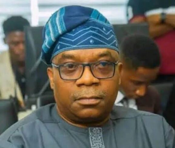 Head Of Service, FEC members, Ex-Ministers, others celebrate Enikanolaiye’s appointment