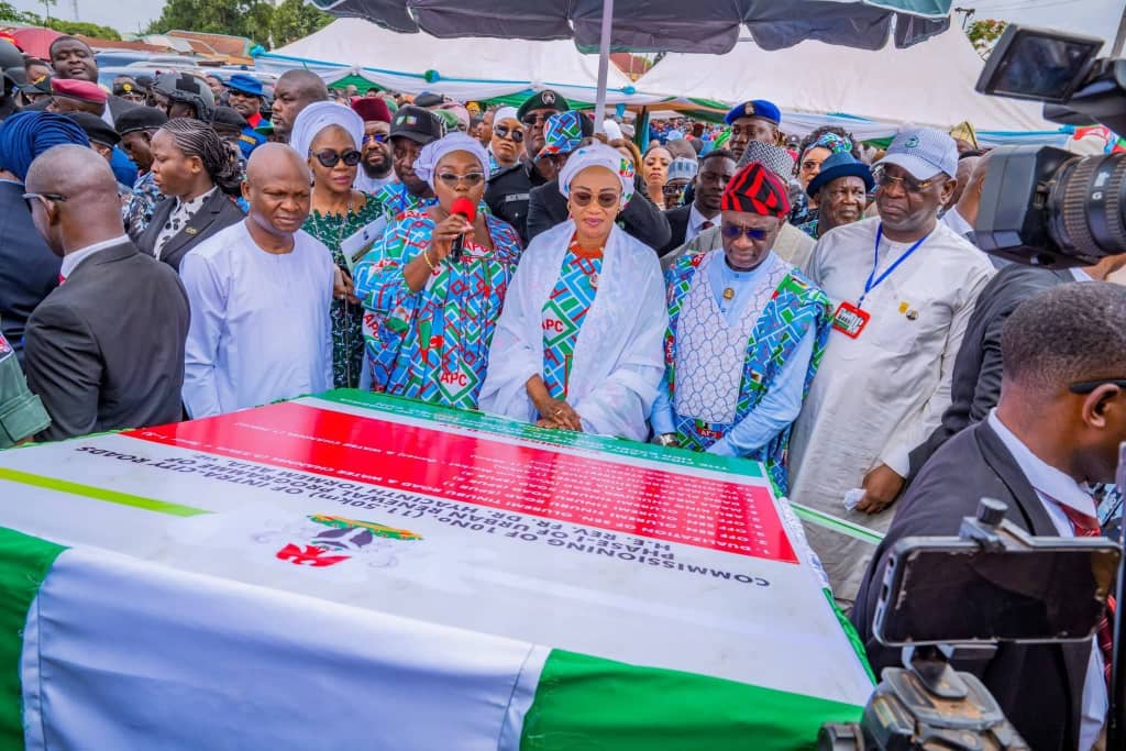 Senator Oluremi Tinubu commissions RHI/NITDA Community ICT Training Center in Benue 
