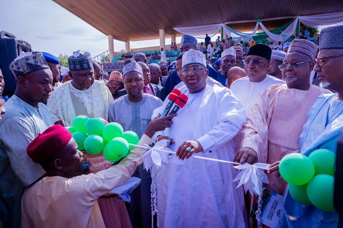 Gov Idris flags off free distribution of 110 truckloads of fertiliser, improved seeds to 120,000 Kebbi Farmers