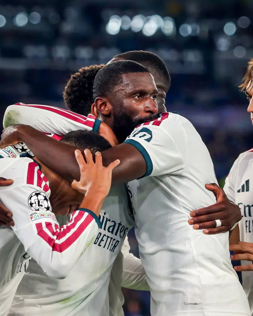 Real Madrid stun Roma with late comeback to win 4-3
